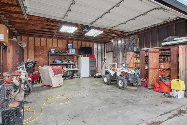 $425,000 | 261 Hardy Road, Lamont, WA 99017