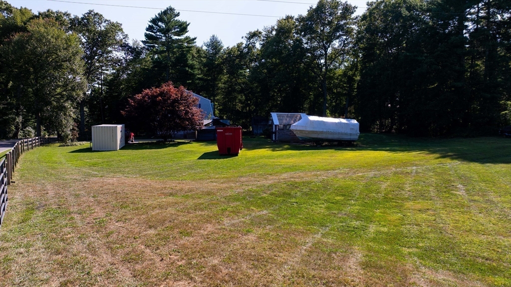 284 Mendall Road Acushnet, MA 02743 - Photo 3 of 33