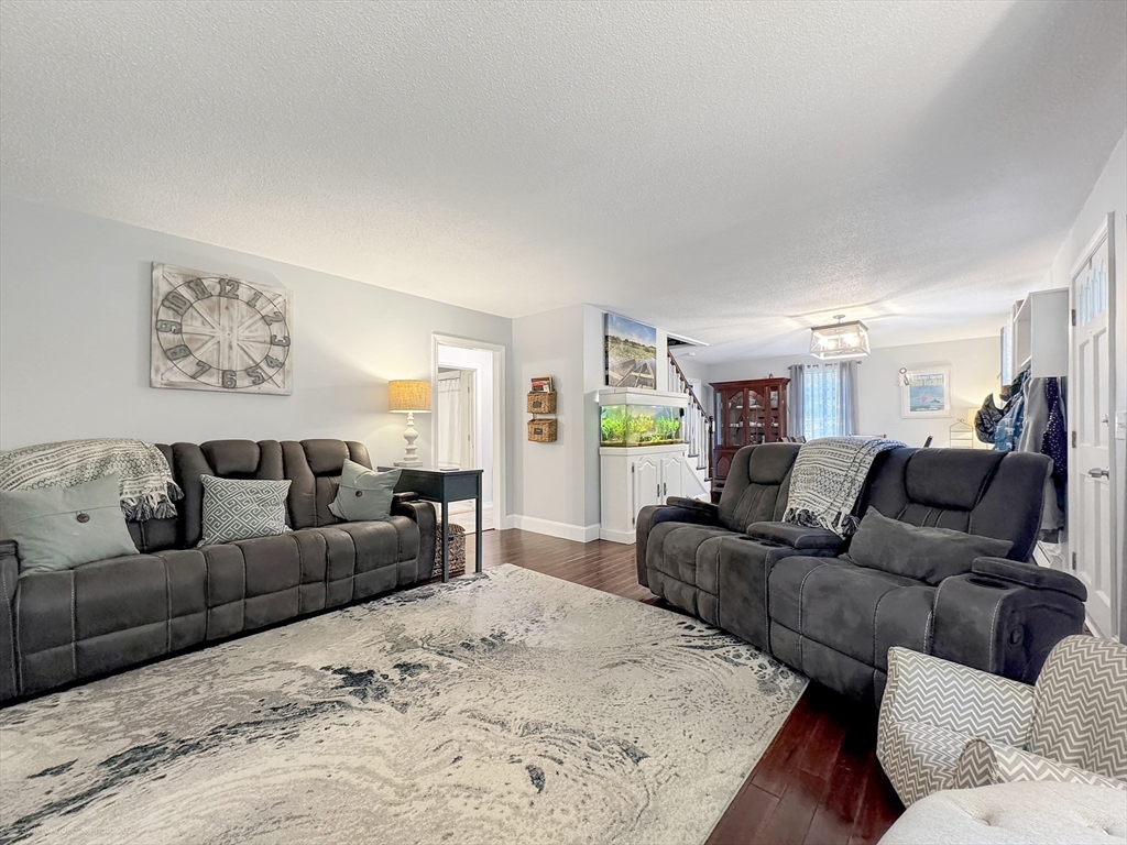 284 Mendall Road Acushnet, MA 02743 - Photo 6 of 33