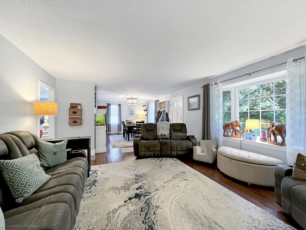 284 Mendall Road Acushnet, MA 02743 - Photo 7 of 33