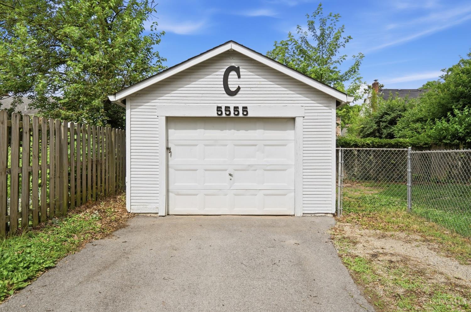 5555 Leumas Road Cincinnati, OH 45239 - Photo 39 of 40