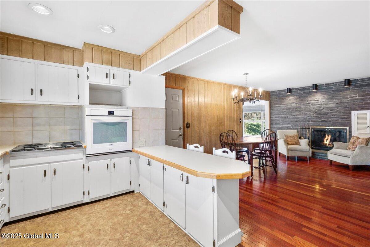 8 Harding Street Albany, NY 12208 - Photo 12 of 36 19-MW2_4553
