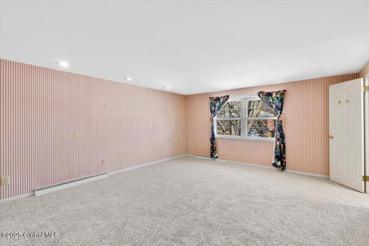 8 Harding Street Albany, NY 12208 - Photo 19 of 36 24-MW2_4583