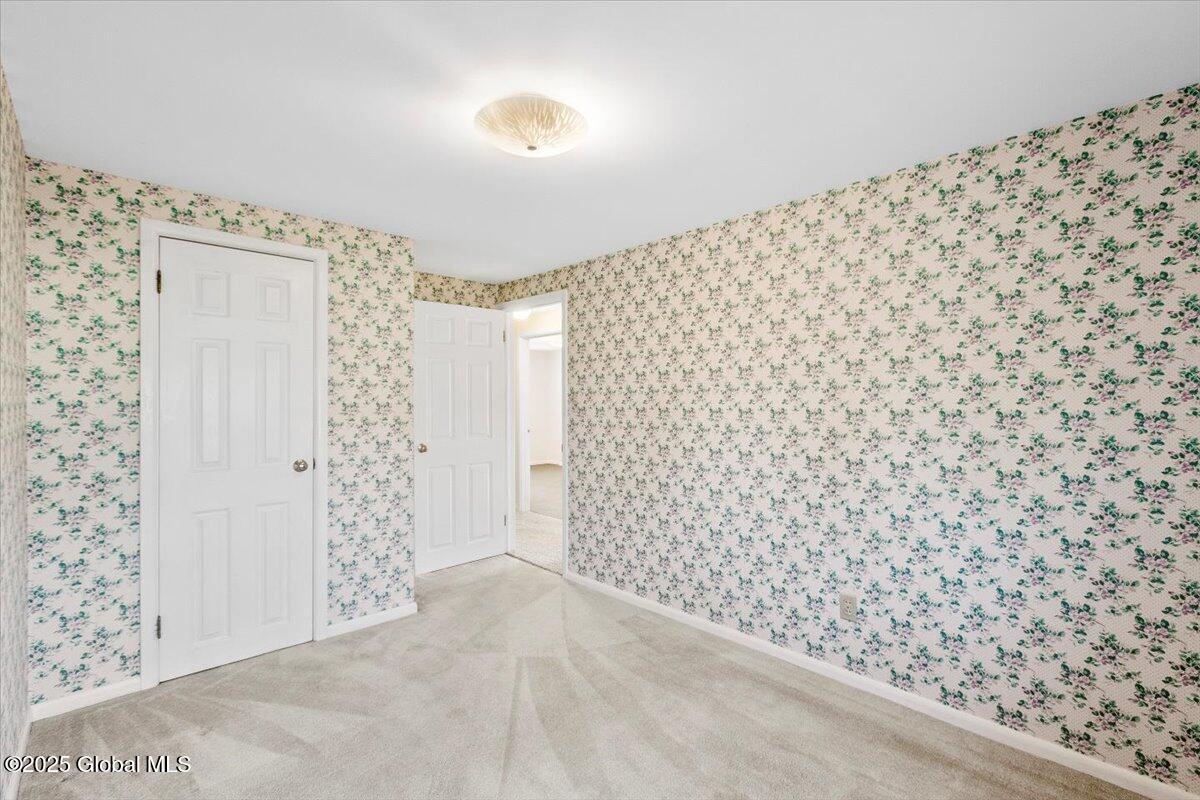 8 Harding Street Albany, NY 12208 - Photo 28 of 36 31-MW2_4618