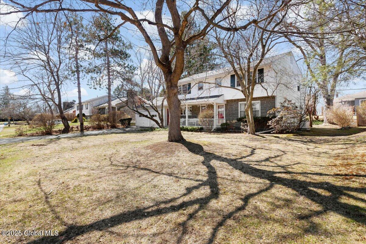 8 Harding Street Albany, NY 12208 - Photo 3 of 36 36-MW2_4637