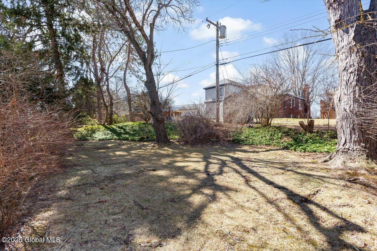 8 Harding Street Albany, NY 12208 - Photo 32 of 36 07-MW2_4484