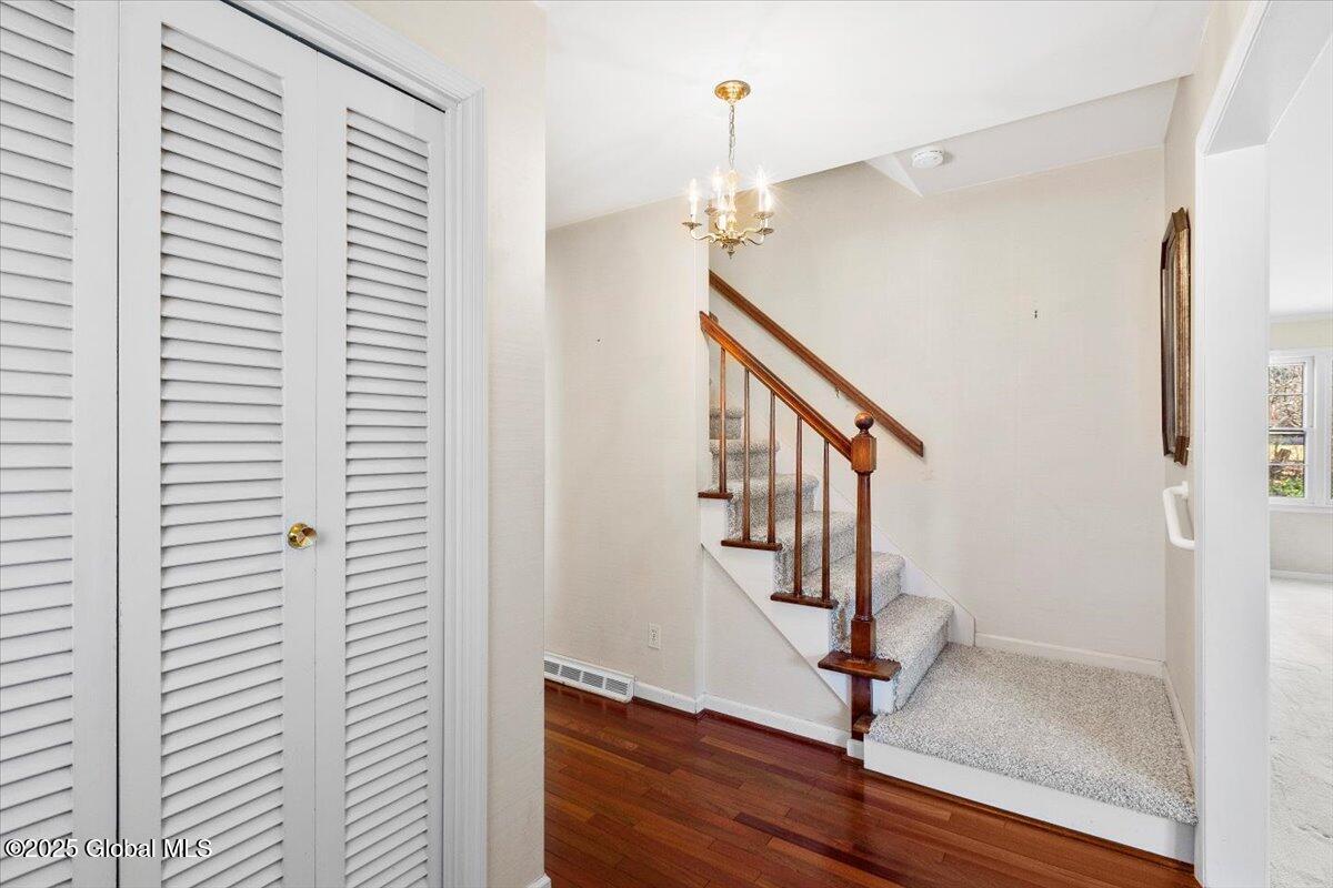 8 Harding Street Albany, NY 12208 - Photo 5 of 36 21-MW2_4568