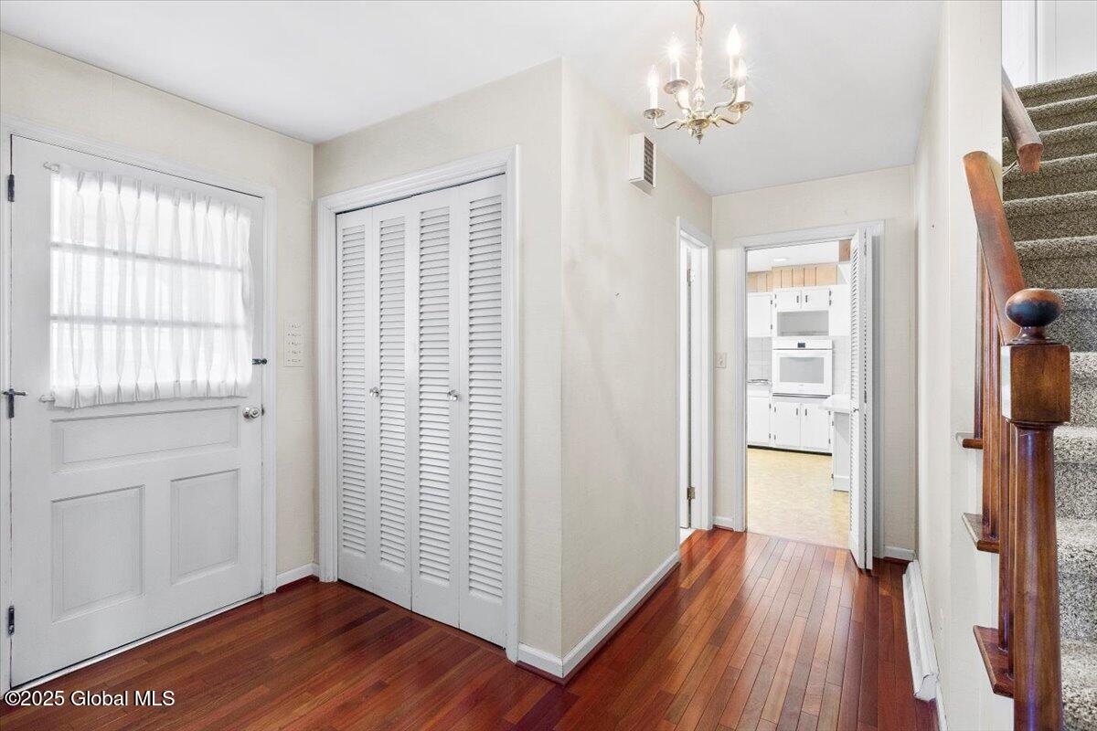 8 Harding Street Albany, NY 12208 - Photo 6 of 36 20-MW2_4558