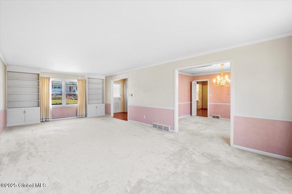 8 Harding Street Albany, NY 12208 - Photo 9 of 36 10-MW2_4502