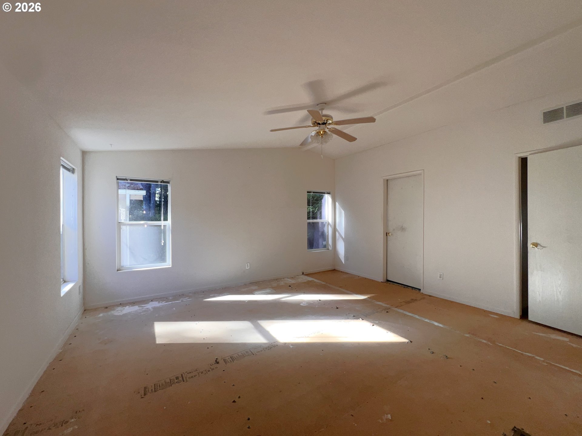 55769 Prosper Jct Road Bandon, OR 97411 - Photo 15 of 30 Owner's Suite Bathroom