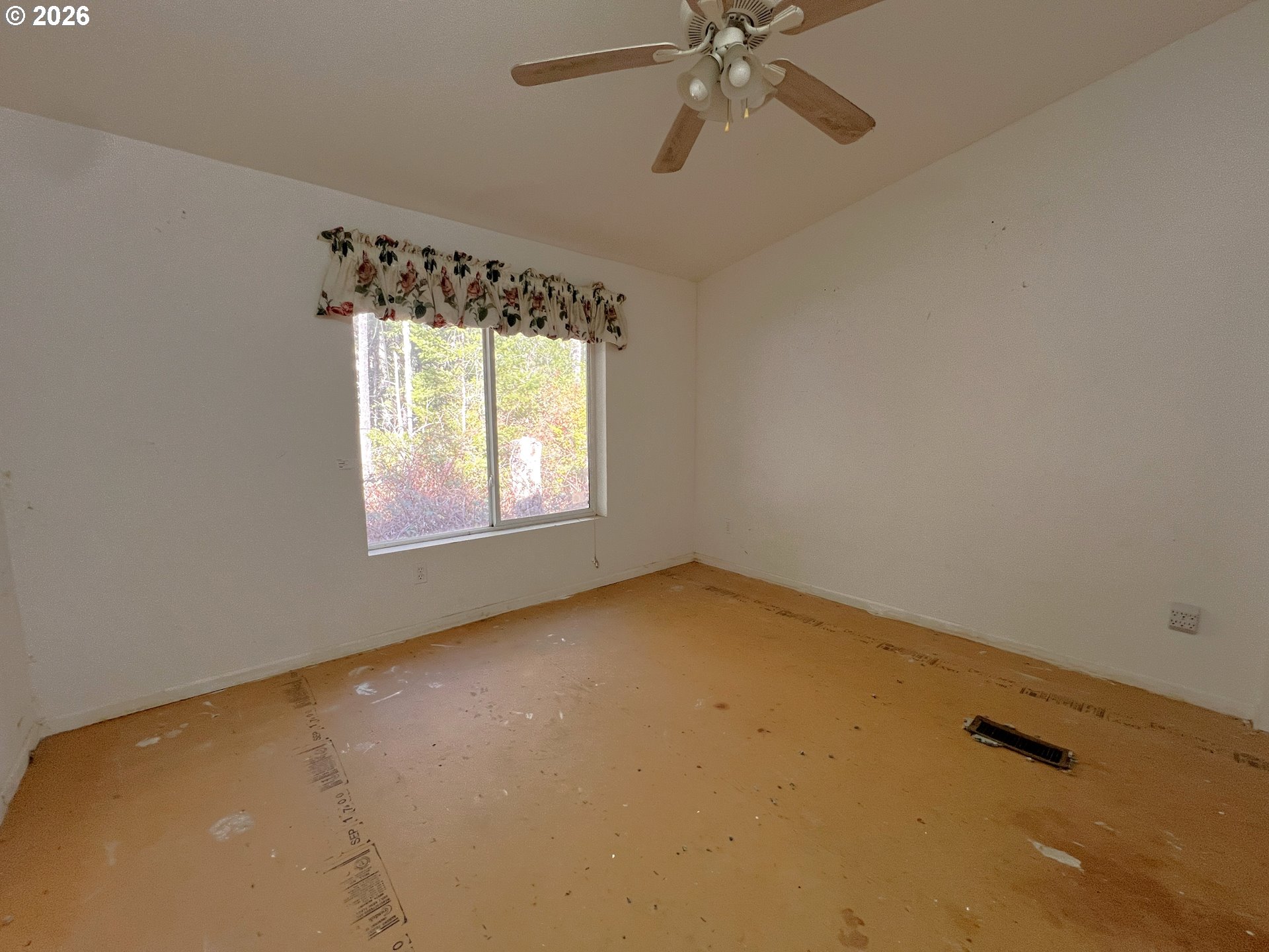 55769 Prosper Jct Road Bandon, OR 97411 - Photo 20 of 30 Bathroom