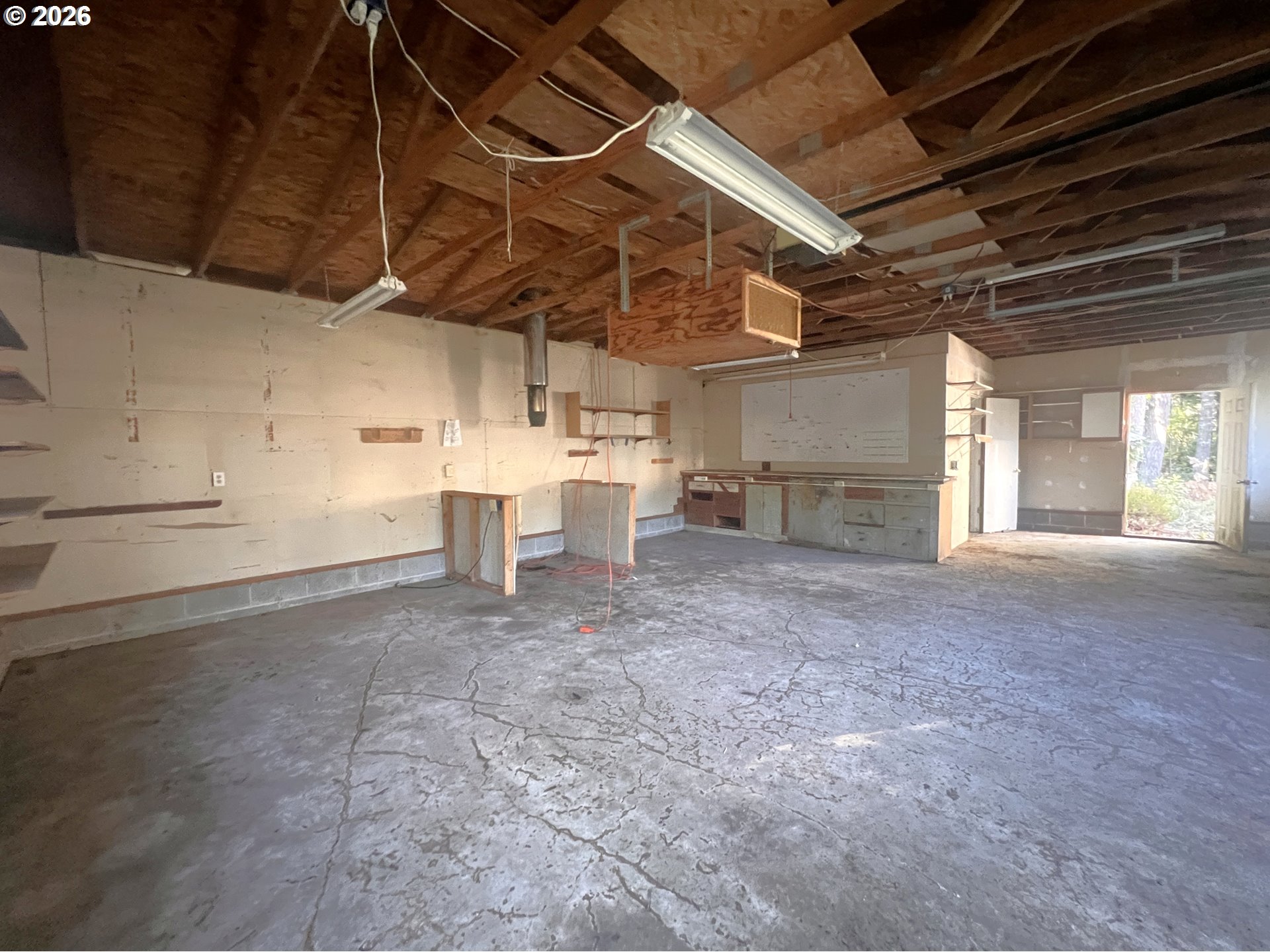 55769 Prosper Jct Road Bandon, OR 97411 - Photo 5 of 30 Garage