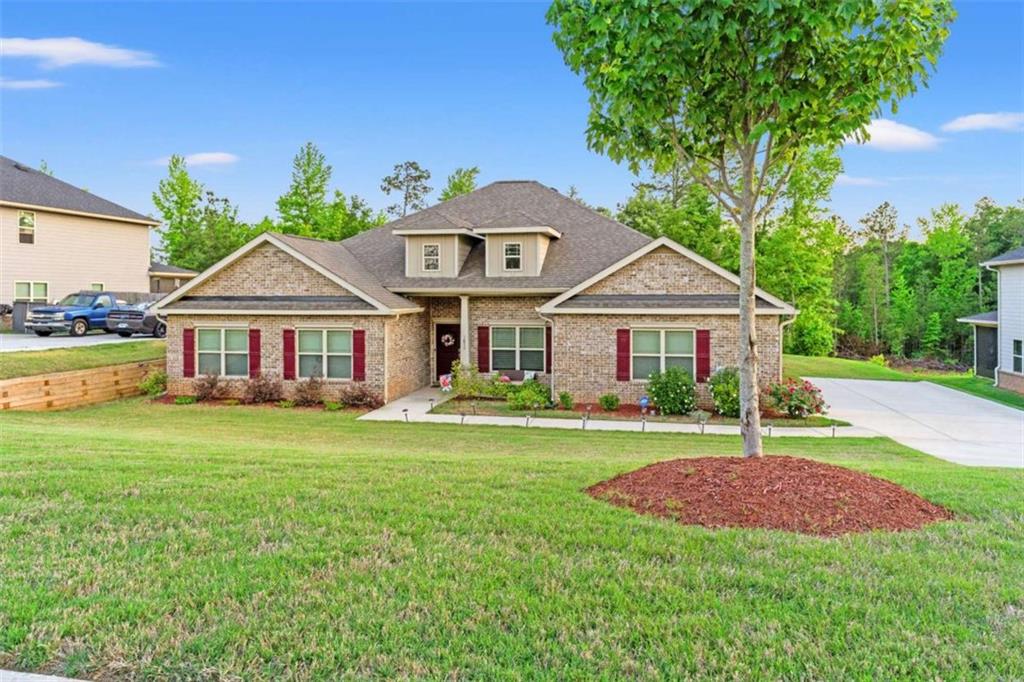 1833 Abbey Road Griffin, GA 30223 - Photo 3 of 37