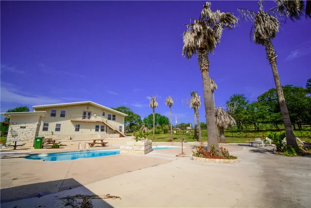 $2,100,000 | 475 Catfish Lane, Lockhart, TX 78644