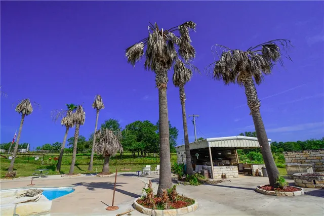 $2,100,000 | 475 Catfish Lane, Lockhart, TX 78644