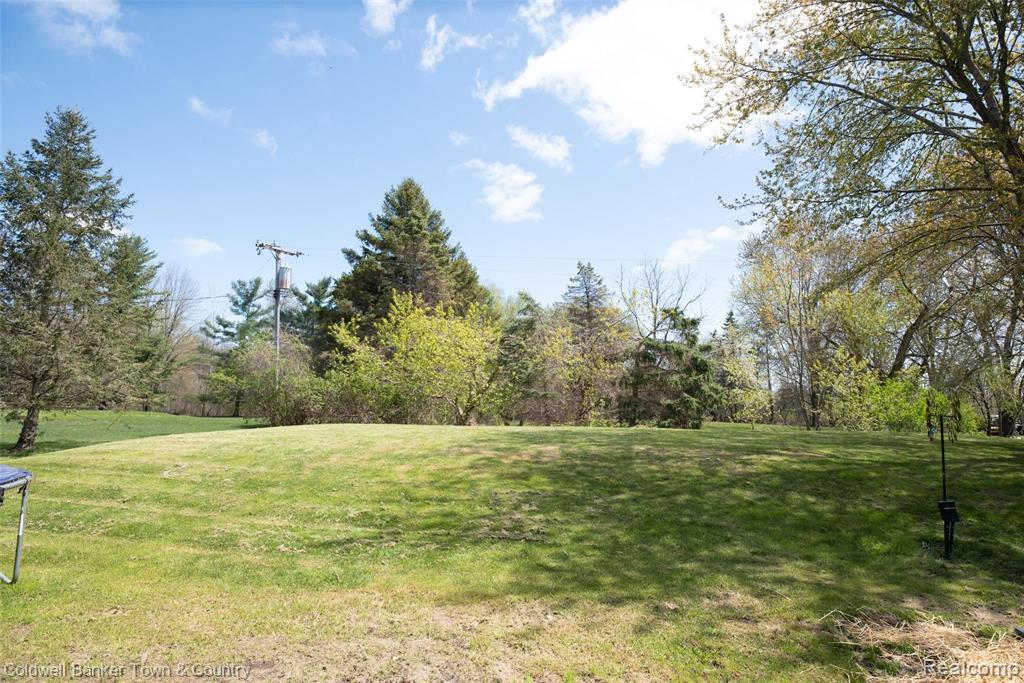 4546 North Fleming Road Howell, MI 48855 - Photo 5 of 19