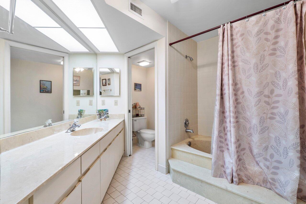 5650 Coach House Circle, Unit D Boca Raton, FL 33486 - Photo 17 of 32 PRIMARY BATH