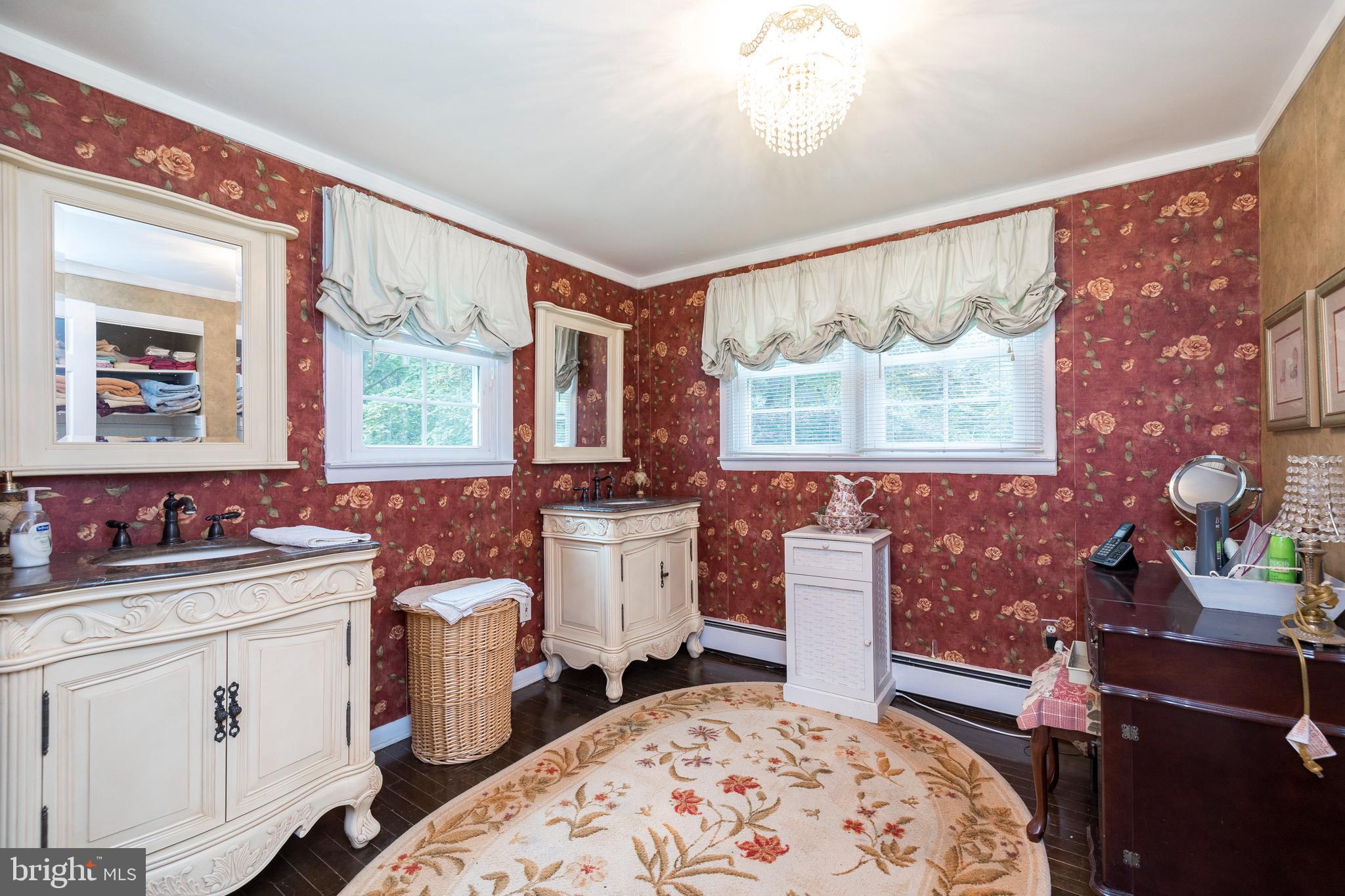 1042 Hopewell Road Downingtown, PA 19335 - Photo 13 of 36 Gallery Image 13