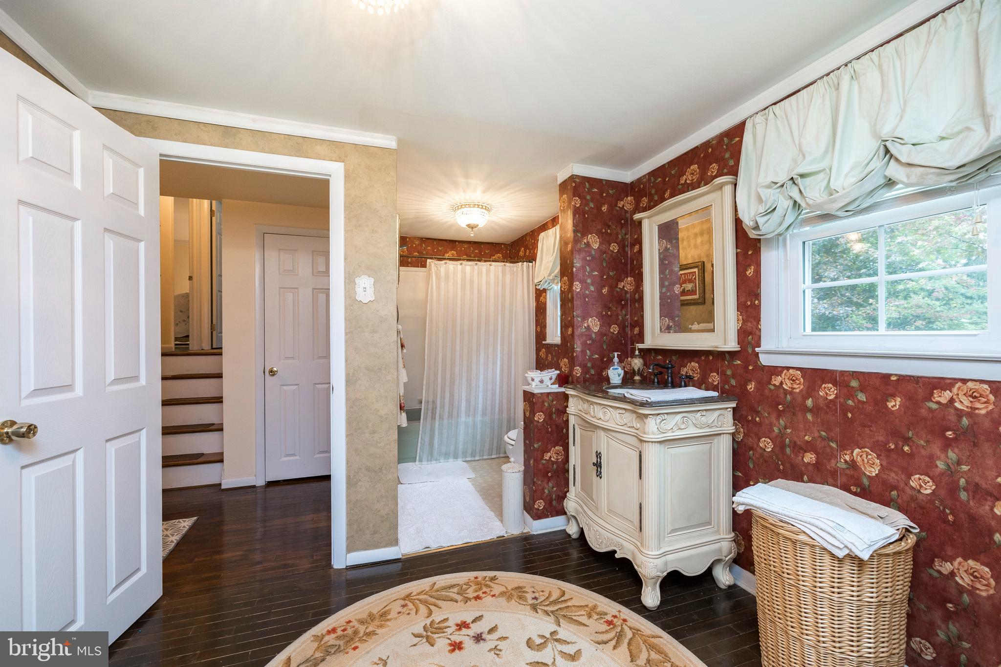1042 Hopewell Road Downingtown, PA 19335 - Photo 14 of 36 Gallery Image 14