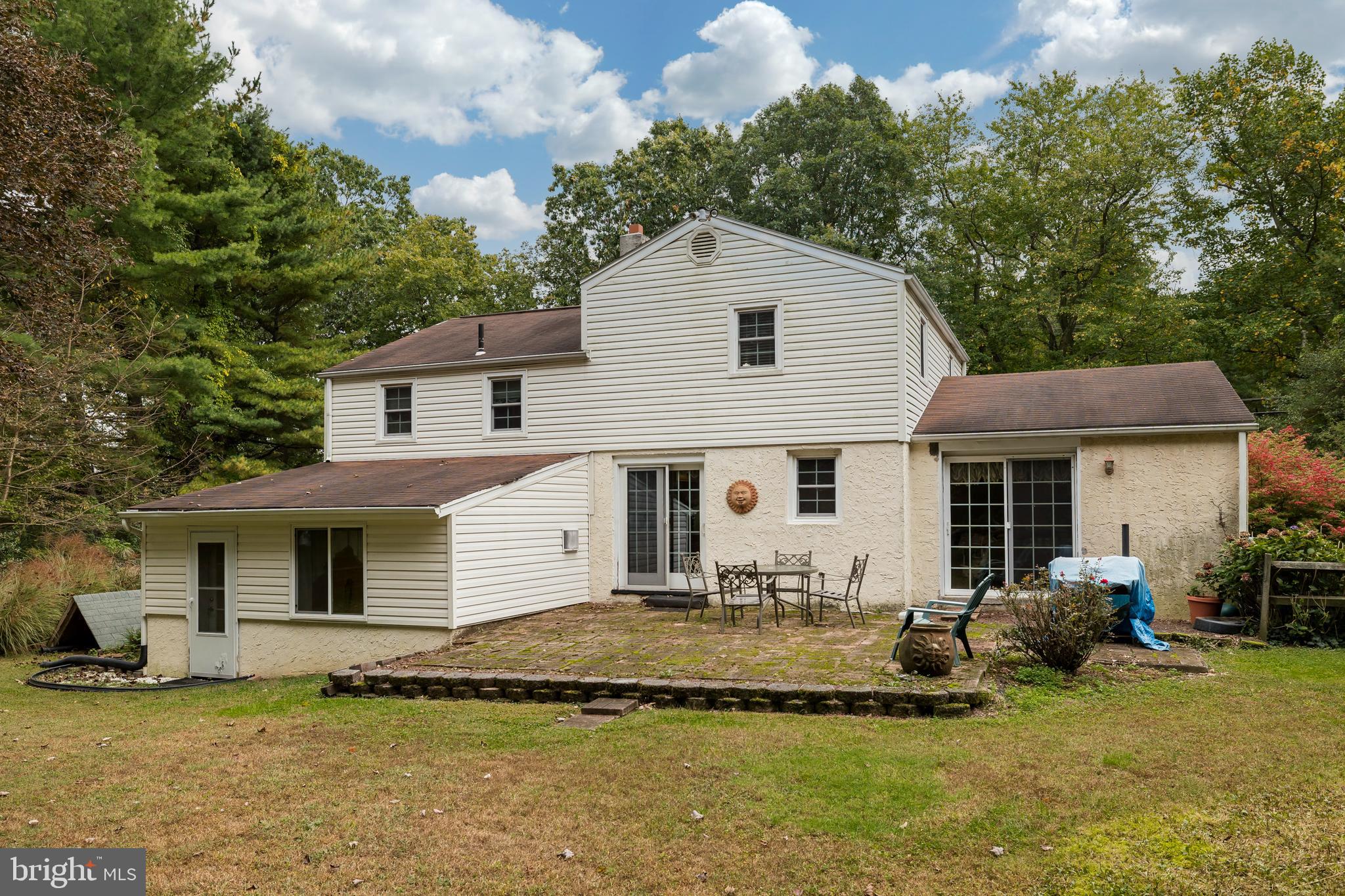 1042 Hopewell Road Downingtown, PA 19335 - Photo 2 of 36 Gallery Image 2
