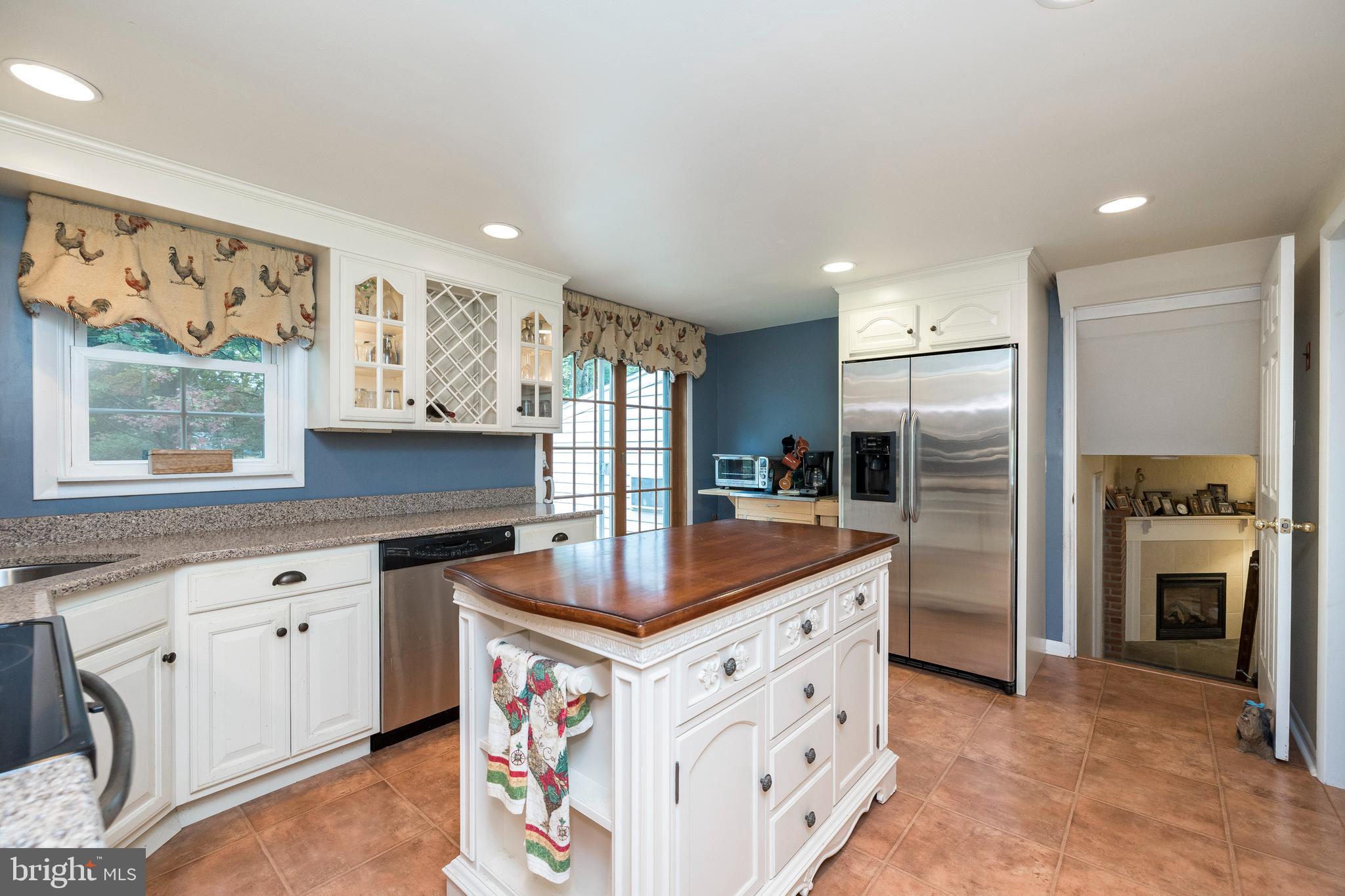 1042 Hopewell Road Downingtown, PA 19335 - Photo 5 of 36 Gallery Image 5