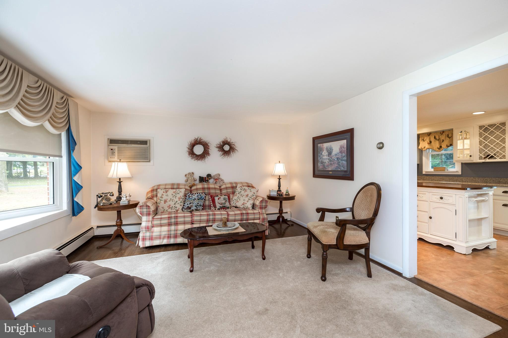 1042 Hopewell Road Downingtown, PA 19335 - Photo 8 of 36 Living Room
