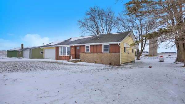 W3121 Faro Springs Road, Hilbert, WI 54129
