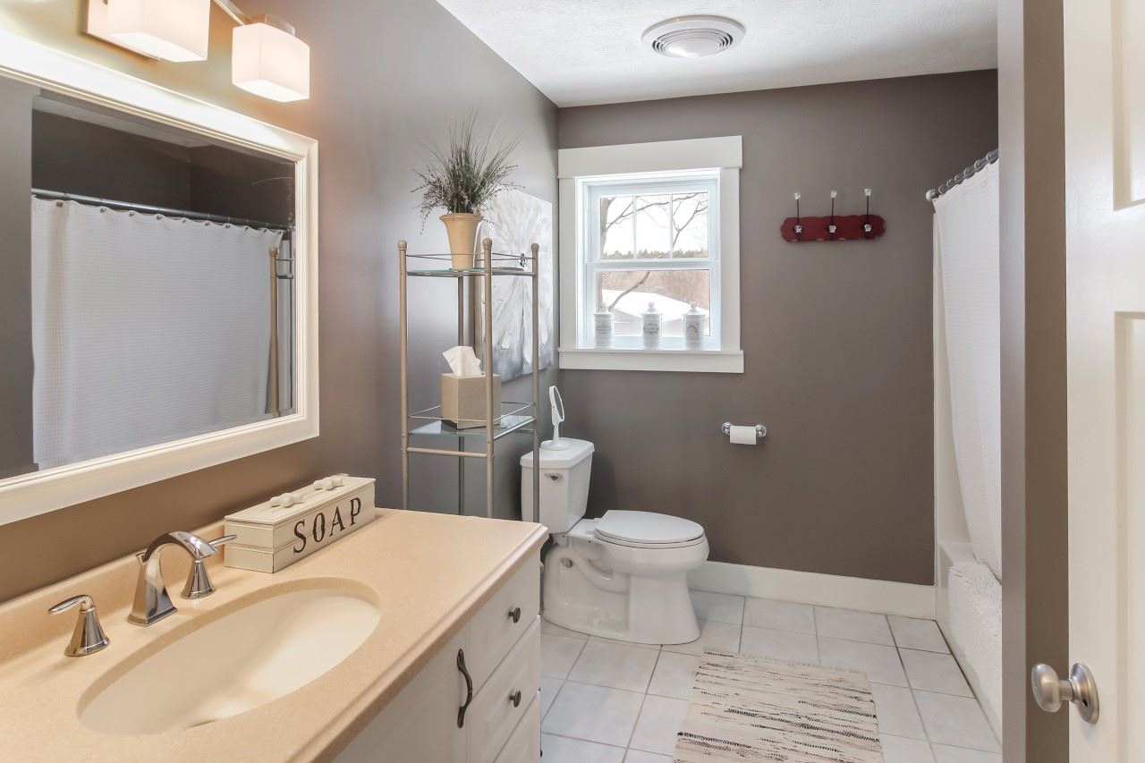 10100 South Maple City Road Maple City, MI 49664 - Photo 24 of 38 1884944-23.JPG