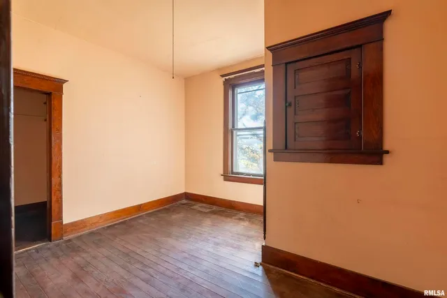 $329,000 | 1250 East Park Street, Carbondale, IL 62901