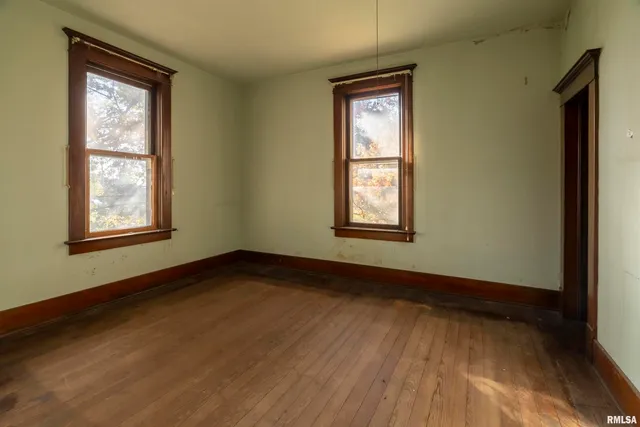 $329,000 | 1250 East Park Street, Carbondale, IL 62901