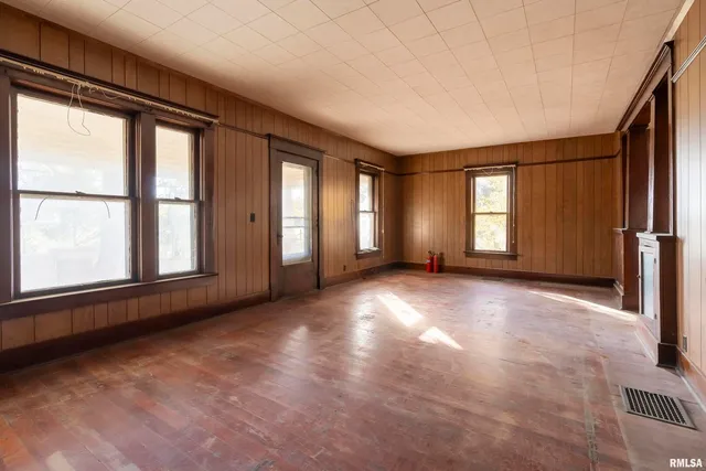 $329,000 | 1250 East Park Street, Carbondale, IL 62901