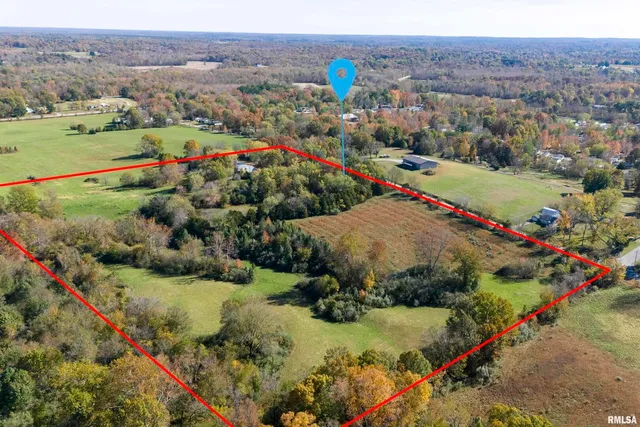 $329,000 | 1250 East Park Street, Carbondale, IL 62901