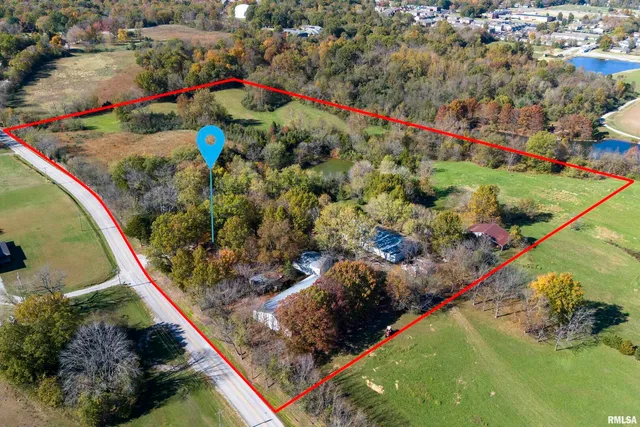 $329,000 | 1250 East Park Street, Carbondale, IL 62901