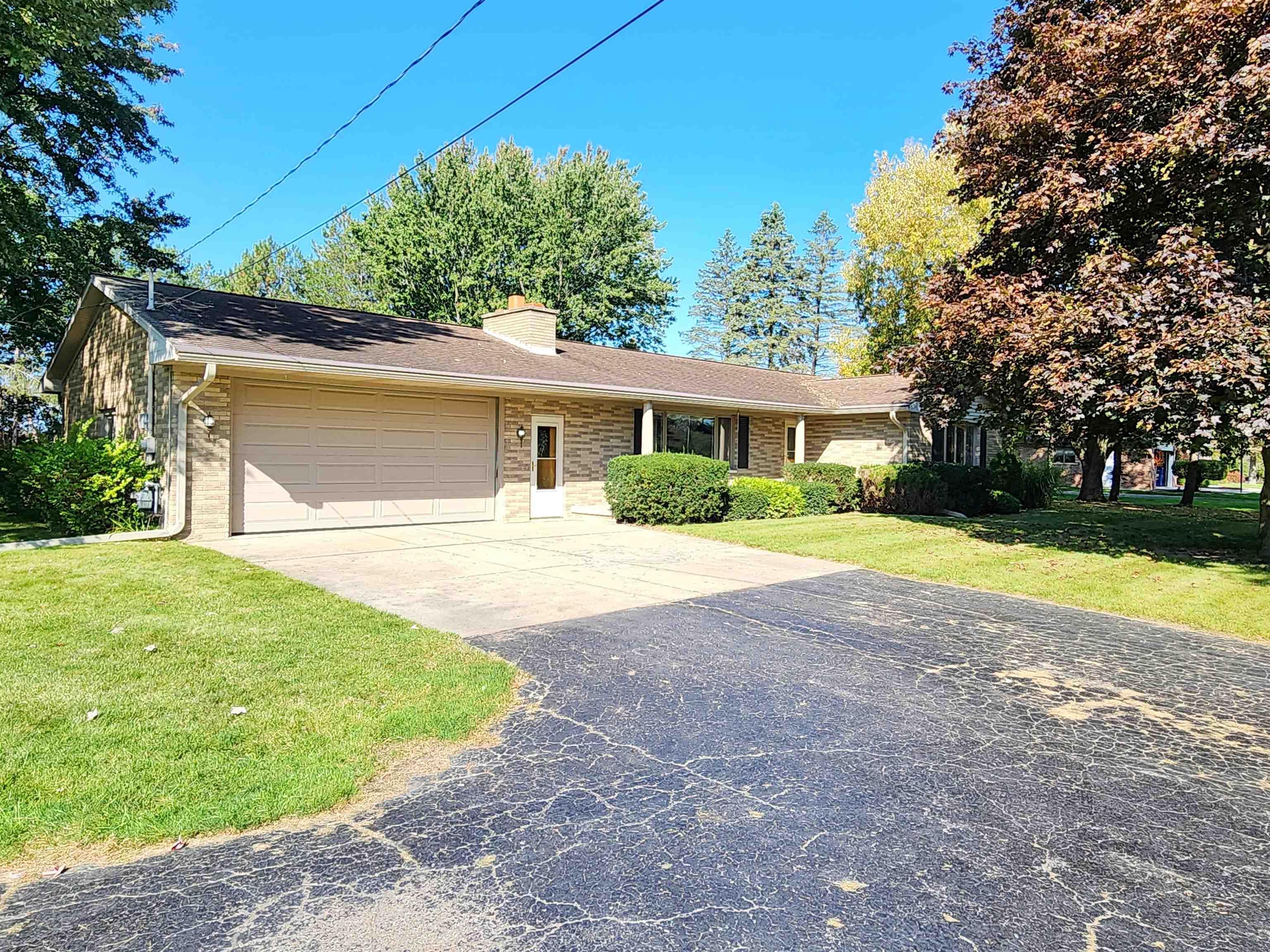 3651 North Graham Road Freeland, MI 48623 - Photo 4 of 60 50123810-3.JPG