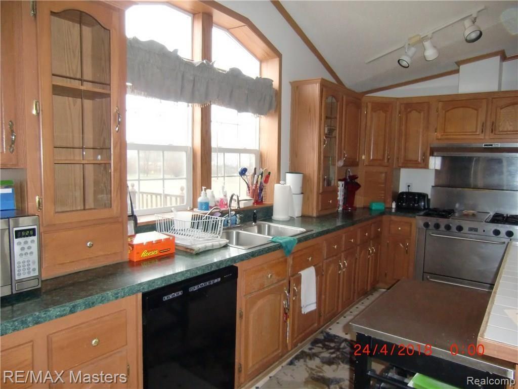 4042 Secor Road Petersburg, MI 49270 - Photo 7 of 22 CIMG3861.JPG