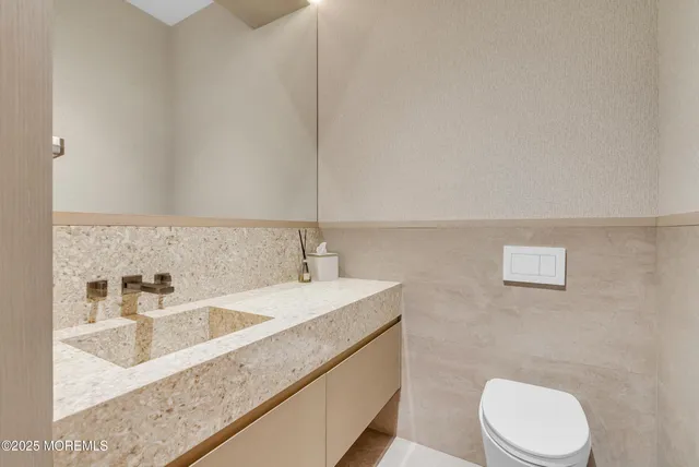 $12,000,000 | 2 Jim Lynch Drive, Elberon, NJ 07740