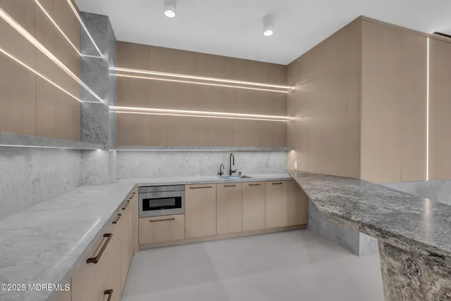 $12,000,000 | 2 Jim Lynch Drive, Elberon, NJ 07740