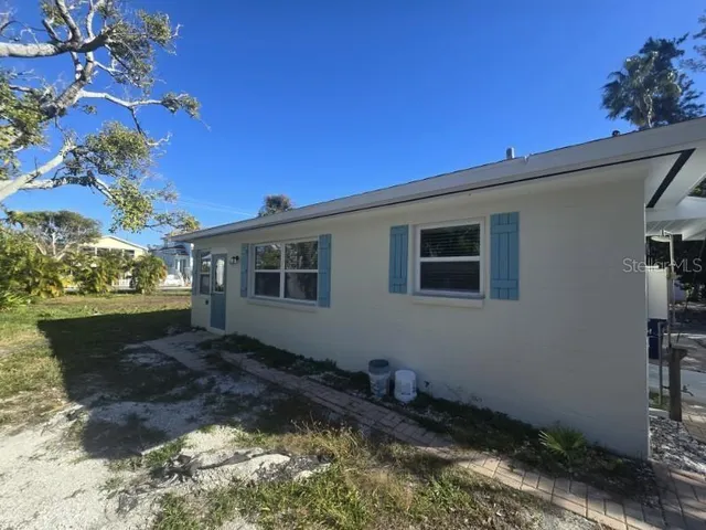 $2,900 | 107 29th Street, Holmes Beach, FL 34217
