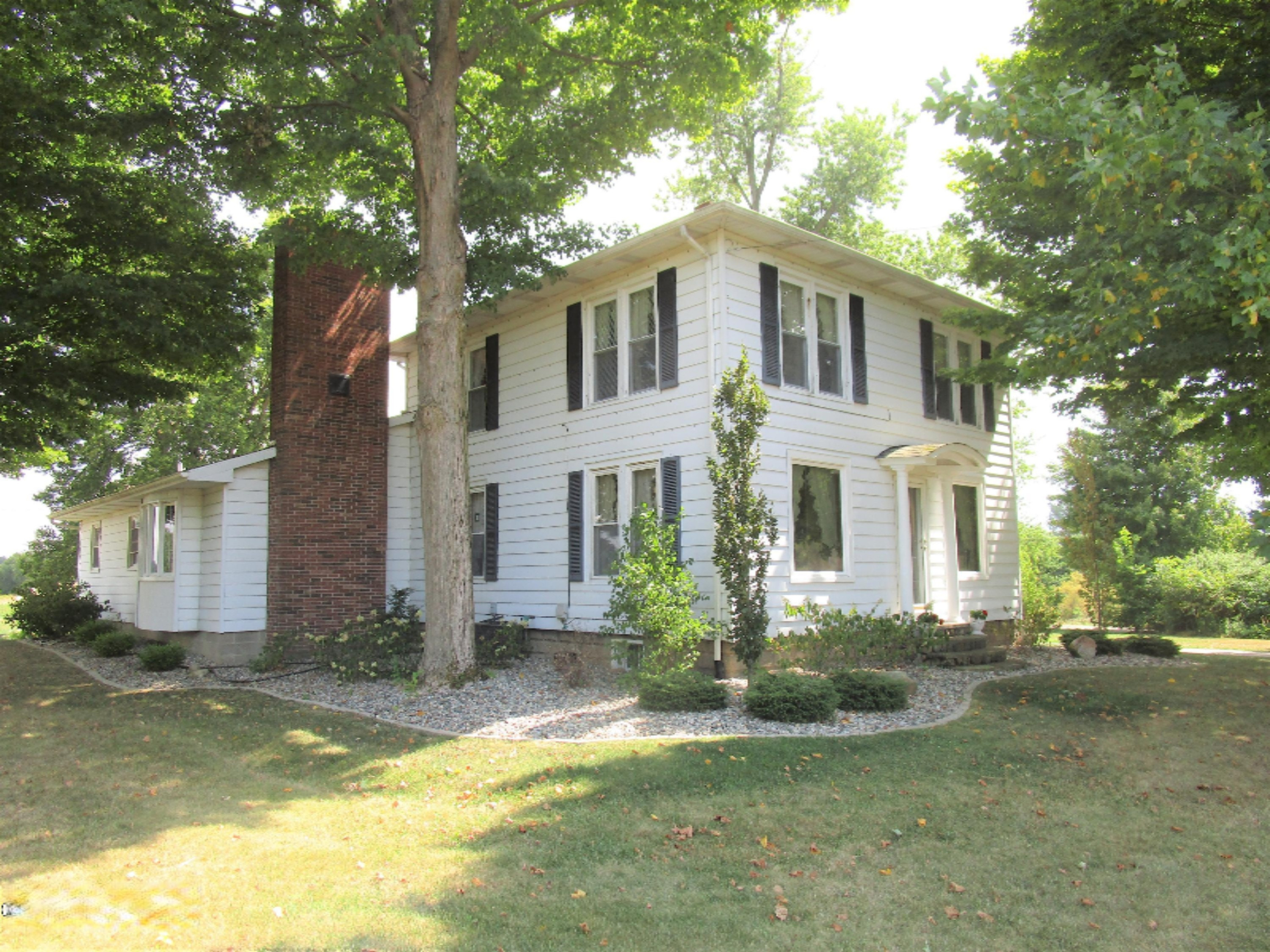 137 South Centennial Road Coldwater, MI 49036 - Photo 2 of 23 IMG_1721