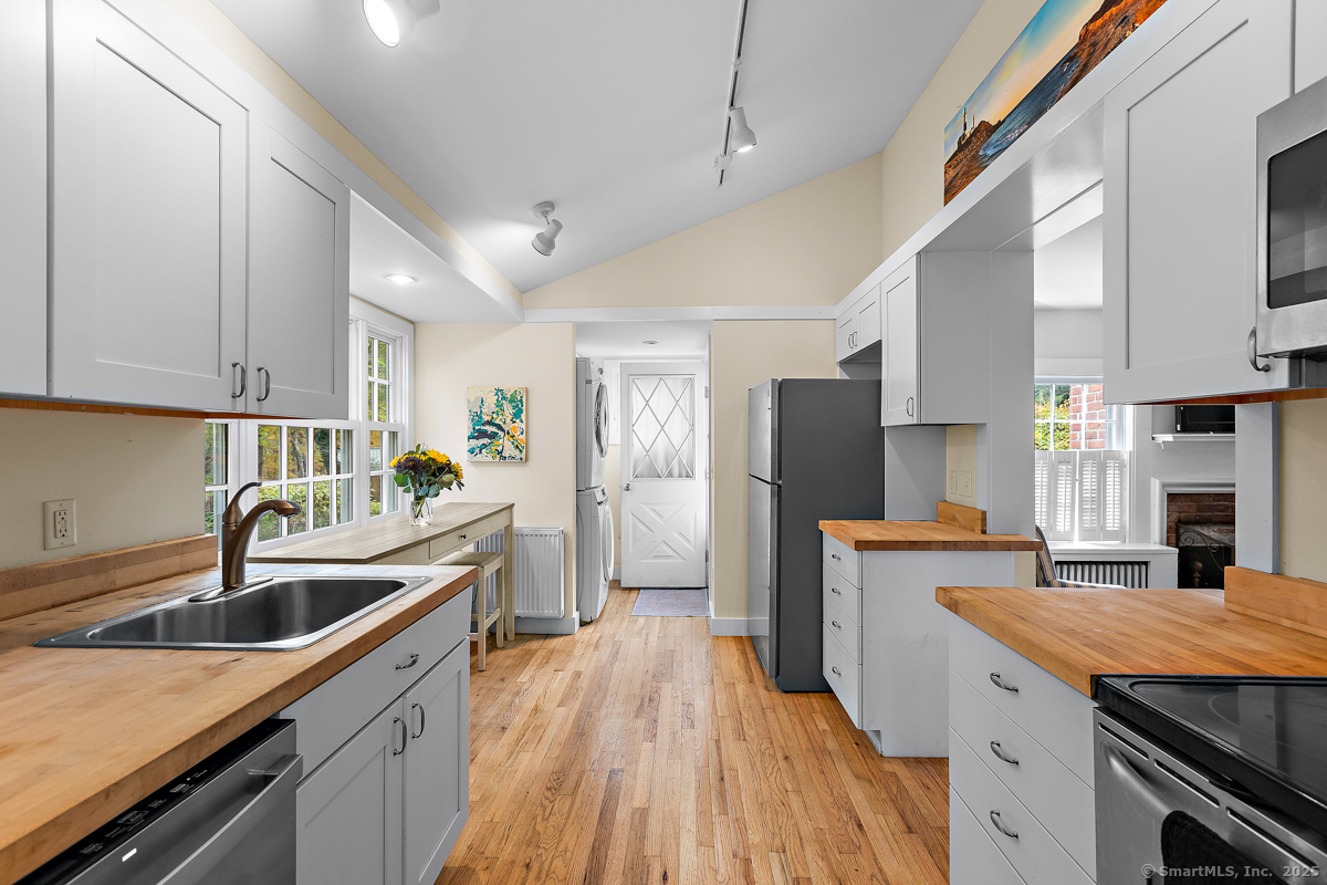 2993 High Ridge Road Stamford, CT 06903 - Photo 11 of 21