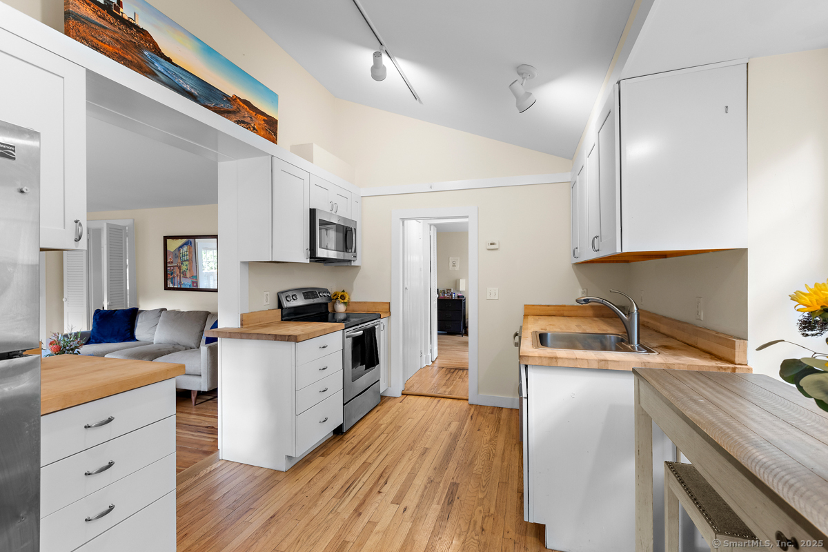 2993 High Ridge Road Stamford, CT 06903 - Photo 9 of 21