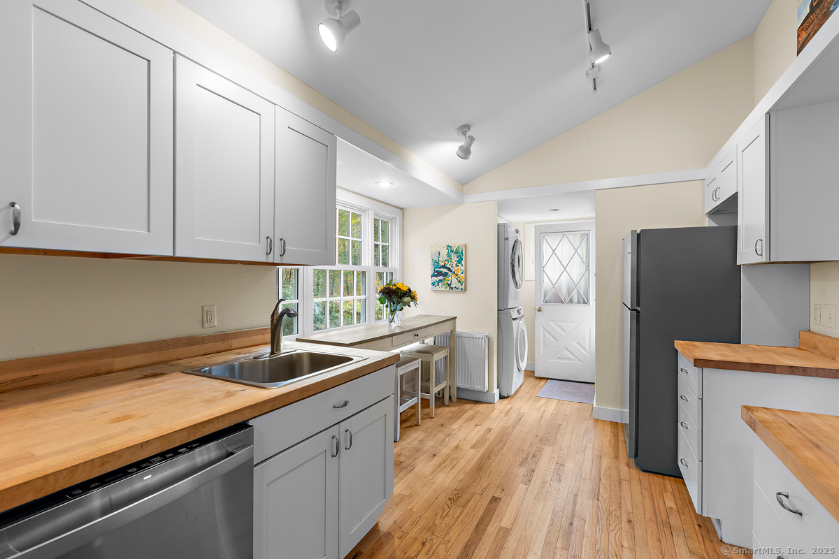 2993 High Ridge Road Stamford, CT 06903 - Photo 10 of 21