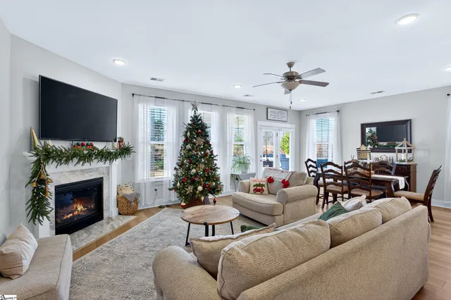 $479,000 | 109 Woodcross Drive, Simpsonville, SC 29681