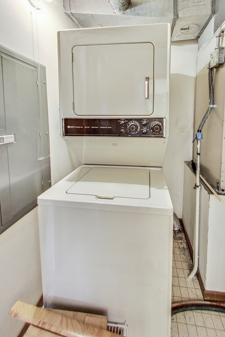 1907 West Golf Road, Unit 3B Mount Prospect, IL 60056 - Photo 12 of 17 Gallery Image 12