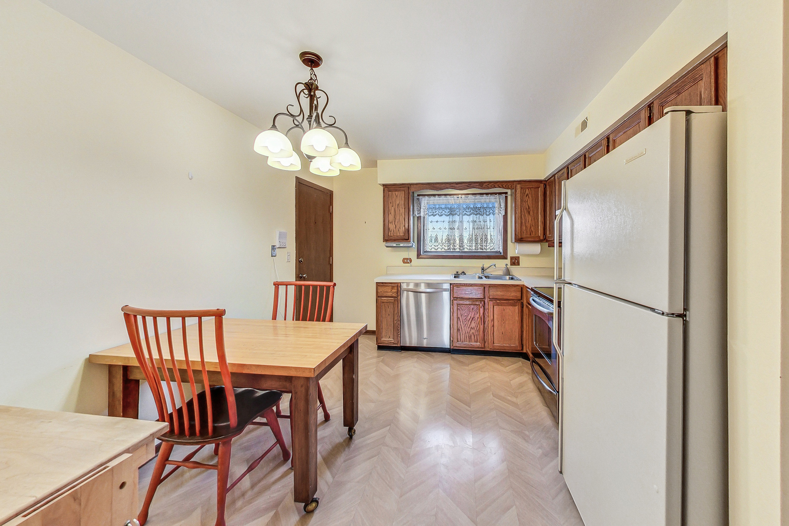 1907 West Golf Road, Unit 3B Mount Prospect, IL 60056 - Photo 7 of 17 Gallery Image 7