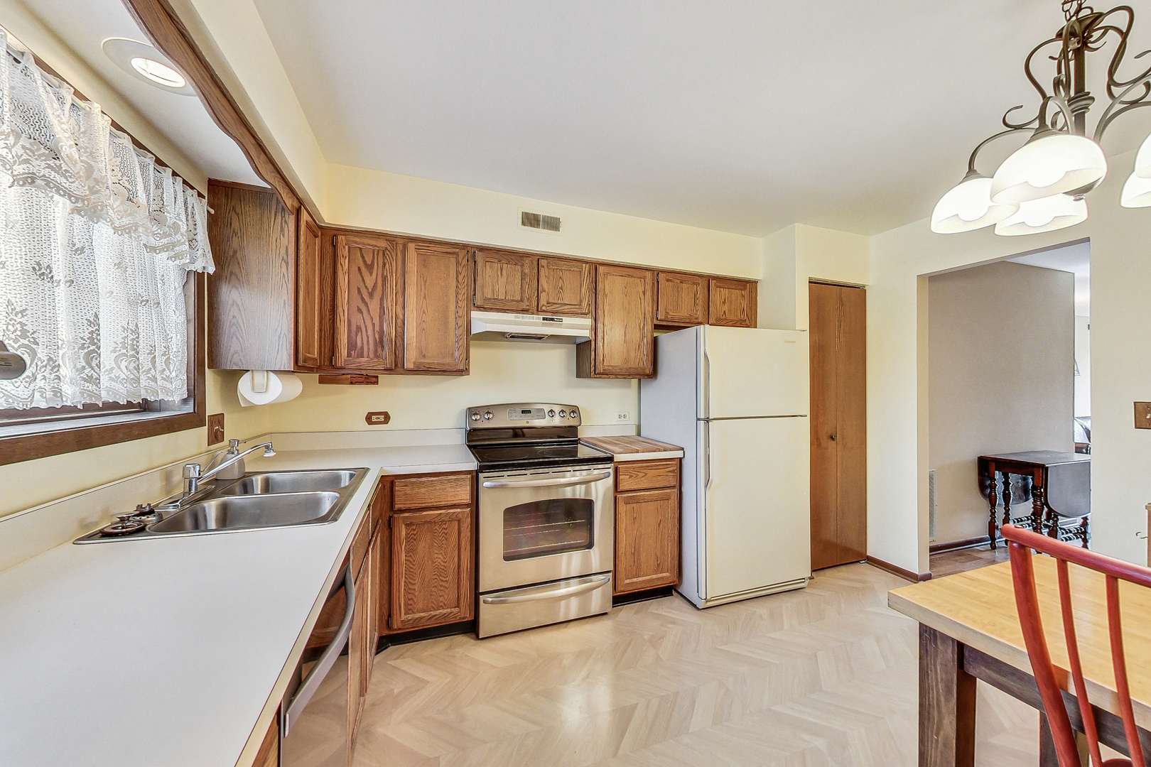 1907 West Golf Road, Unit 3B Mount Prospect, IL 60056 - Photo 8 of 17 Gallery Image 8