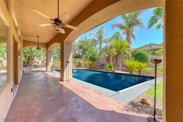 $1,000,000 | 211 Viewmont Drive, Henderson, NV 89015