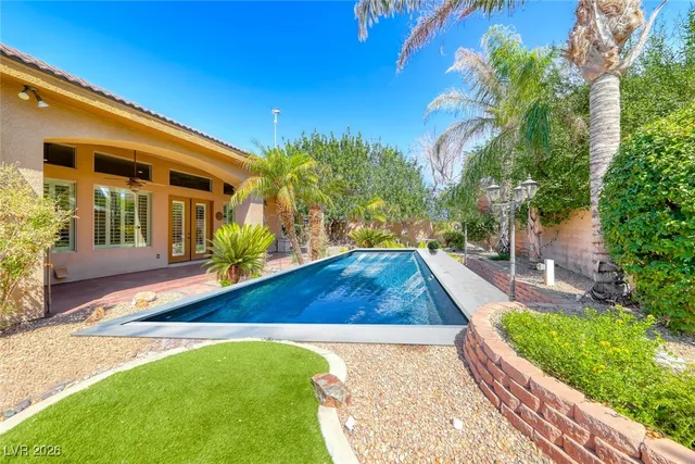 $1,000,000 | 211 Viewmont Drive, Henderson, NV 89015