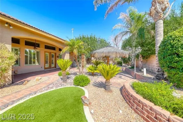 $1,000,000 | 211 Viewmont Drive, Henderson, NV 89015