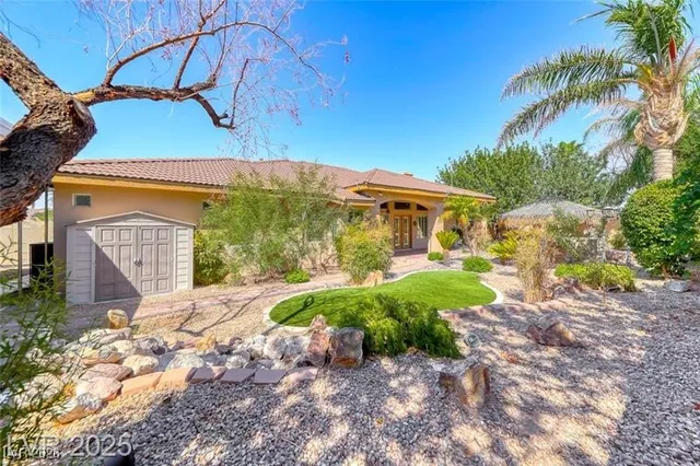 $1,000,000 | 211 Viewmont Drive, Henderson, NV 89015